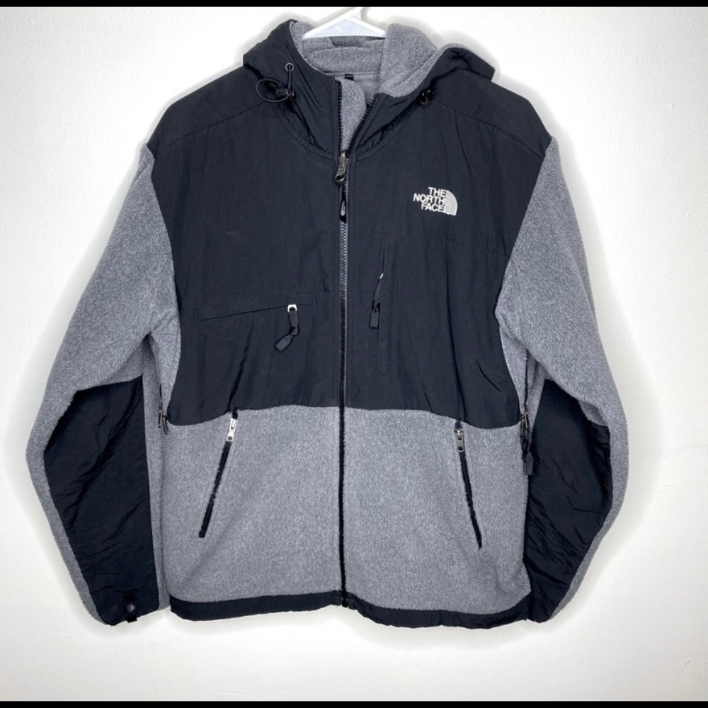 THE NORTH FACE • HOODED JACKET •